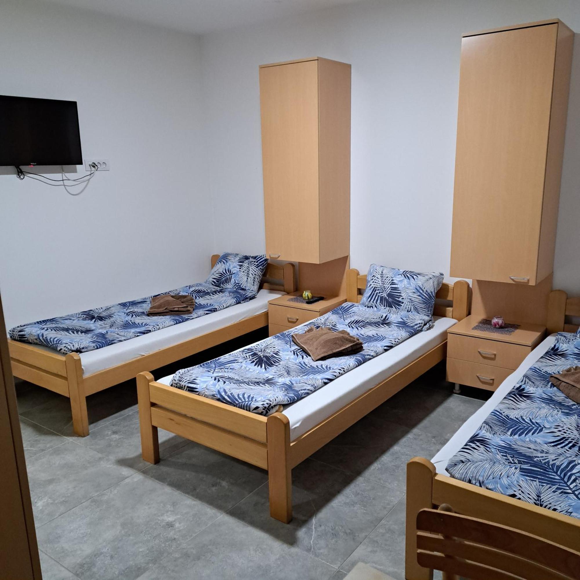 Libero Apartmani Surcin Exterior photo